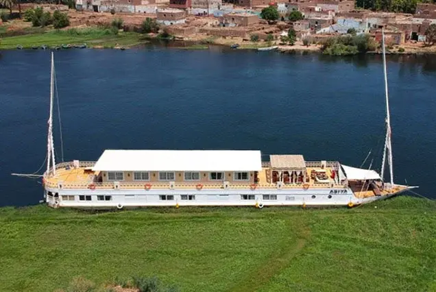 Amoura Dahabiya 4 Days Luxury Cruise Voyage